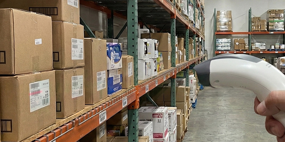 倉庫で離れた位置のバーコードを読み取るバーコードリーダーKC-2200-USB-II